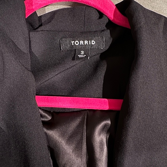 Drape-y black blazer, size 3, Torrid - Picture 2 of 2